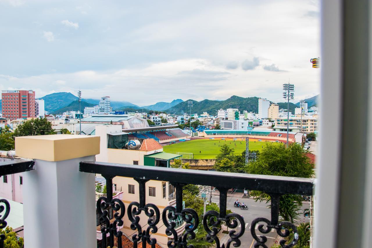 Maika Hotel Nha Trang Buitenkant foto